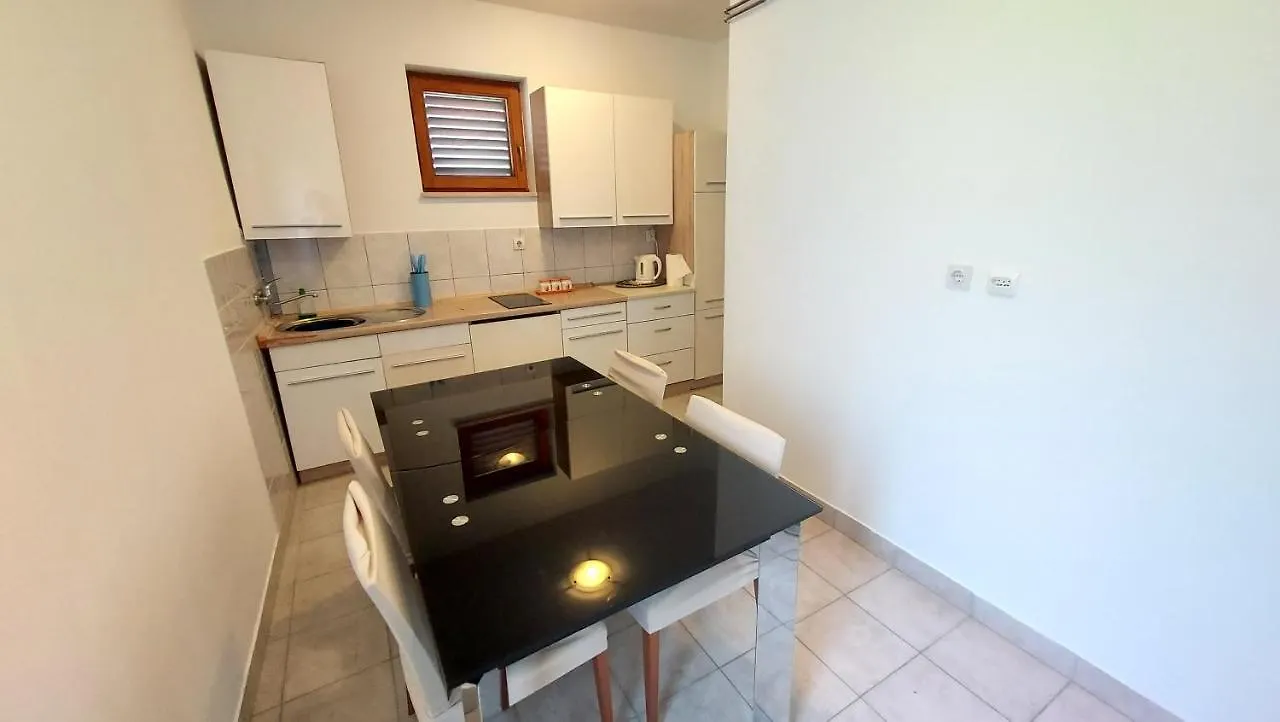 Apartments Cezar Vinkuran