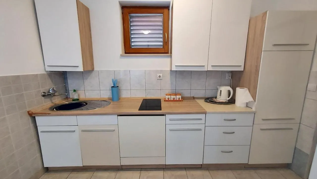 Apartments Cezar Vinkuran