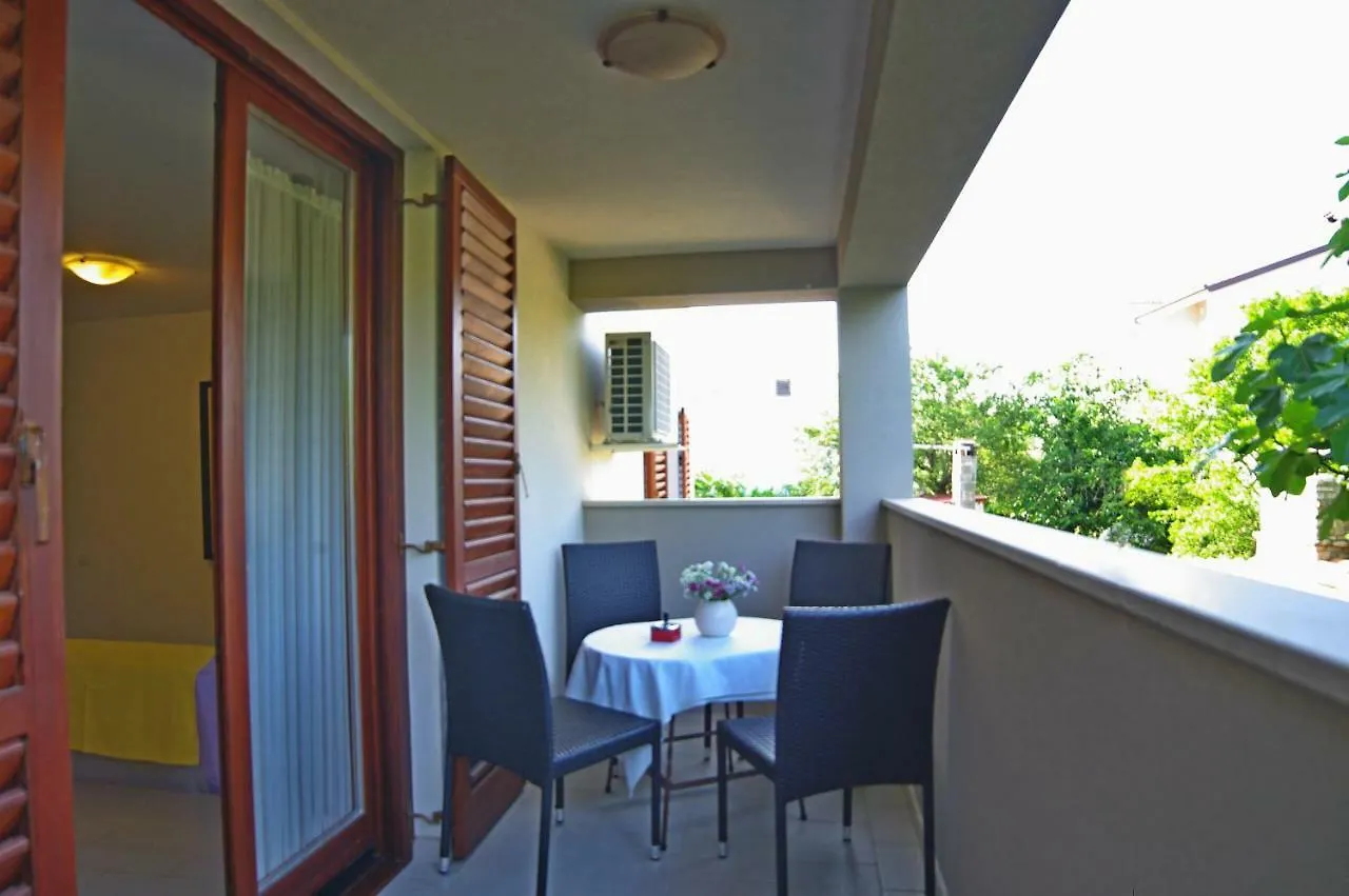 Apartments Cezar Vinkuran Chorvatsko