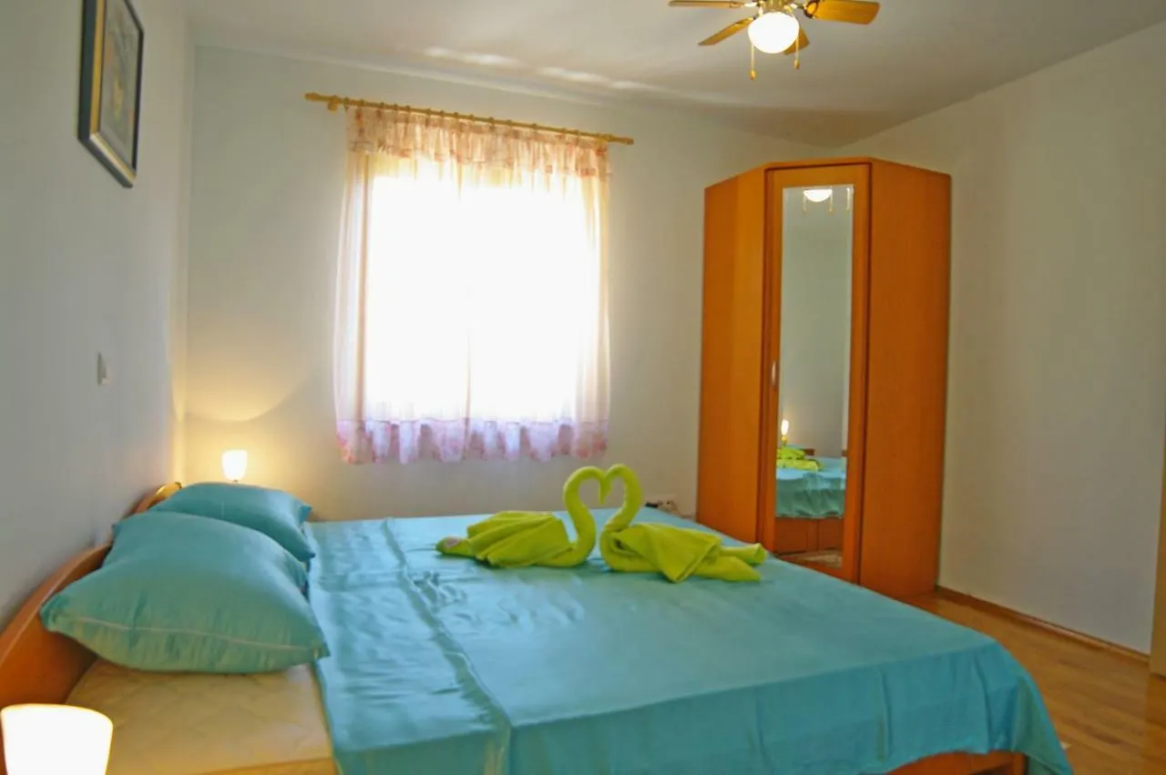 Apartments Cezar Vinkuran
