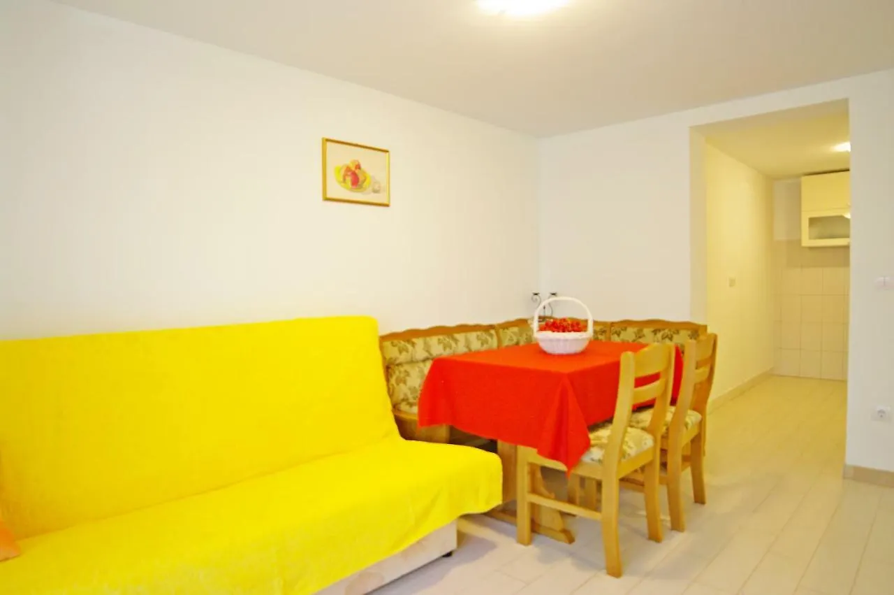 Apartments Cezar Vinkuran