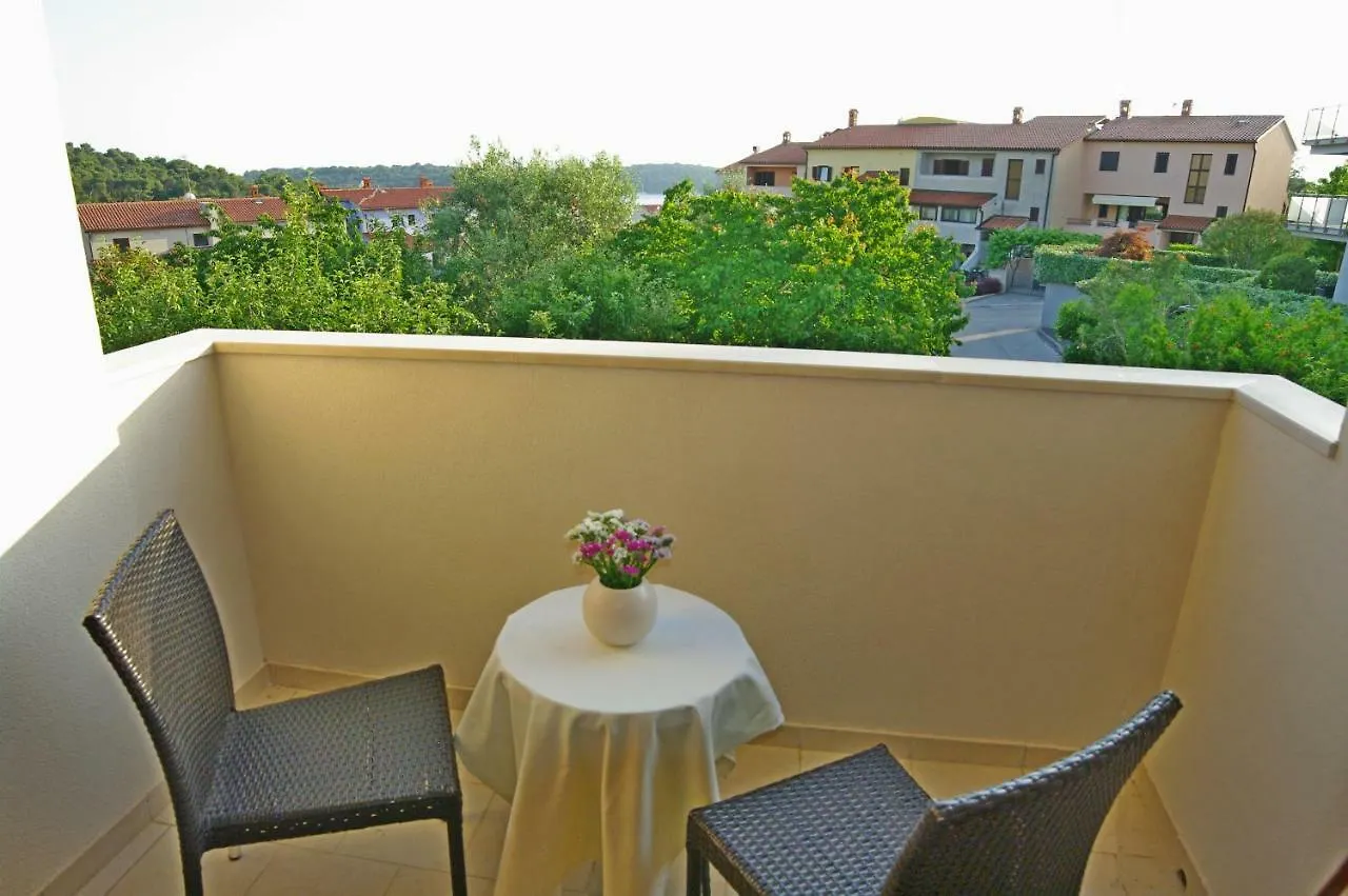 Apartments Cezar Vinkuran Chorvatsko