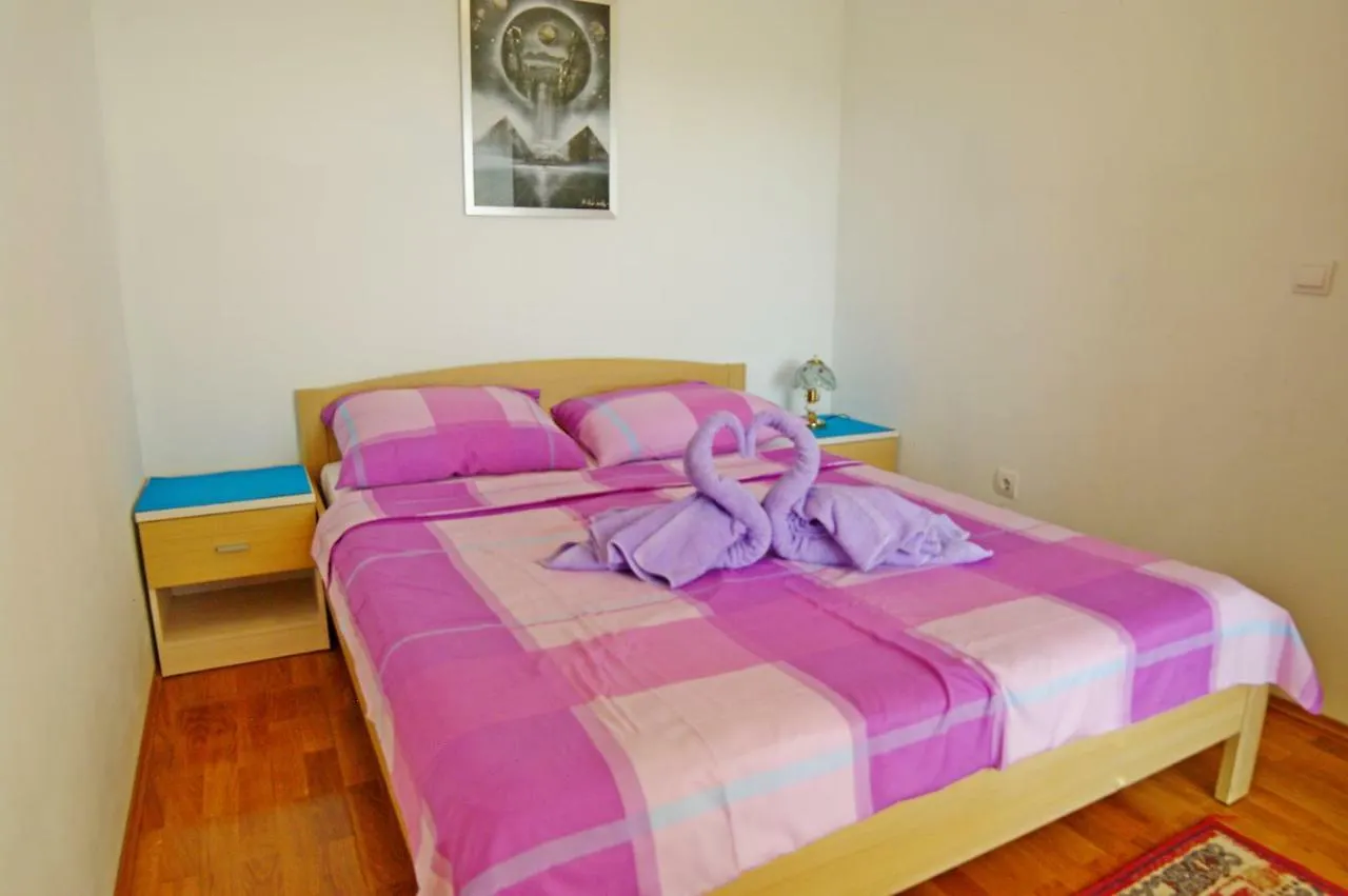 Apartments Cezar Vinkuran