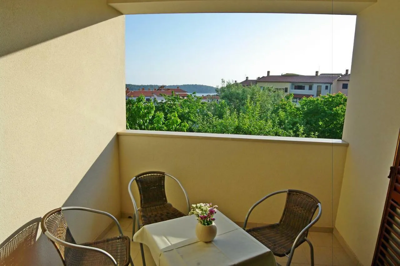 Apartments Cezar Vinkuran